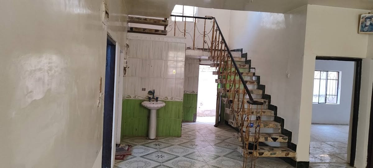 بيت طابو صرف المساحة 250م تقريباً سعر قطعة في هذا المكان ،أبي غرق حي الجواد مجاور المحكمة، موقع ممتاز..بناء نظيف جداً ،طابوق،صب،يحتوي على غرفتين نوم ، صالة ، استقبال ، مطبخ ، صحيات داخليةوخارجية ، گراج ، حديقة..علماً البيت فارغ استلام مباشر .. للاستفسار الاتصال على الارقام التاليه:-
***********
***********  واتس ٱب
