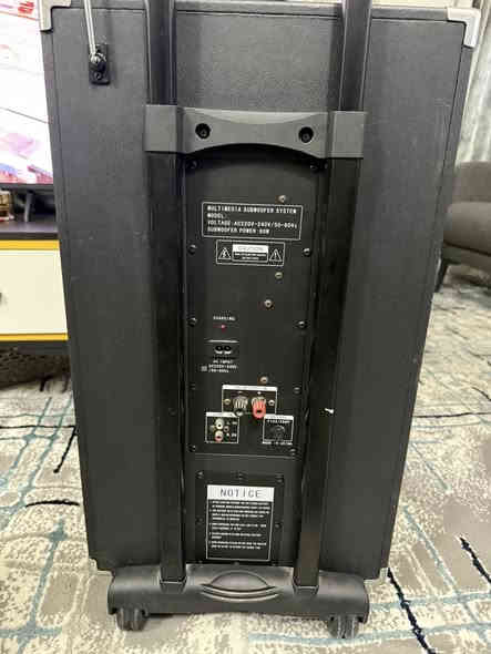 السلام عليكم للبيع
ديجي سبيكر 80 واط الوجبة الاولى ابو الشمعات ومايك يشتغل بطارية وكهرباء
شادله نظام بلوتوث ويشتغل اواكس
السعر 150 الف
عنواني بغداد / سبع ابكار 
للتواصل ***********
