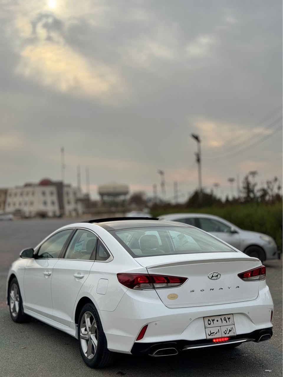 هيؤنداي سؤناتا 
موديل 2018
شةريكة هةولير
38كم حةقيقي رويشتوة
مواسةفات پانؤرامة -جلد -وايرليس -دوسويج بيلادي لةگةلة سةيارةكة بةناوي خومة فحسو هةزةي تازة بؤكراوة بؤزانياري زياتر *********** أربيل, العراق
