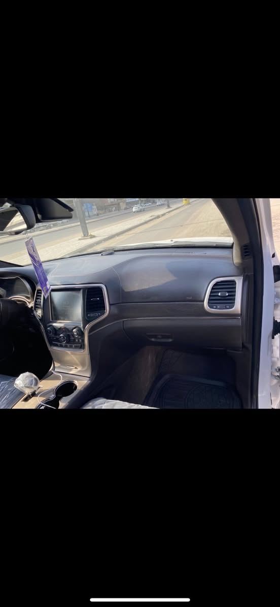 سلام عليكم جيب فول موصفات واحد ع واحد عليه مصفات بل جيت سومت وارد كندي كفاله عامه حبه من البارد ودعميات مكينه 8سندر 5700 كفاله من الفتح وصوت سياره كلش جديده ماشيه 100 الف رقم شمالي تريدتحويل تريد وكاله مكان سياره البصره تصال ***********موديل 14 بيع ومراوس
