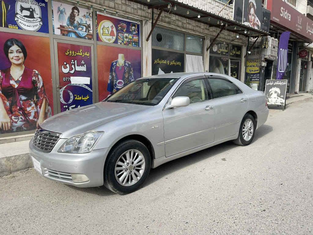 بچوک بە گەورە ساج مەلەکی سێ دوکمە و پەردە داشبڵێ ڕەقەم یەک جوانە فۆرمیکای نەشکاوە  بێ چاڵ و شوخت سەقف شوشەی بێ مەسرەف تەقەو ڕەقەی نیە جایزە سەیارەکە لە سلێمانیم ***********
سعری 51 السليمانية, العراق
