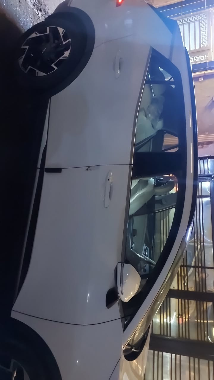 السلام عليكم سبورتج موديل ٢٠٢٤ وكاله نم
سياره ماشيه ٢٠ الف 
فول مواصفات ١على واحد اعلى فئه بل سبورتج الخليجي ميحتاج اشرح عنها مكفوله من الصبغ والبارد السعر المعروض ٢٥ الف وبيها مجال بسيط 
مكاني بغداد الحريه رقم الهاتف ***********
