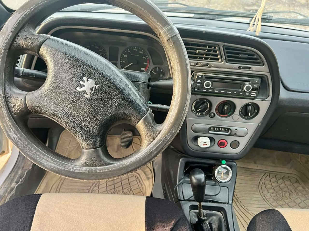 السلام عليكم
بيجو 306 للبيع حره جاهزه للتحويل 
رقم دولي  بغداد وهزه جديده وبأسمي
بيه مكانات صبغ قليله تدفئه وتبريد بس تحط غاز شغال
موبايل***********
*********** للأتصال

السعر40 وبيها مجال
المكان الشرقاط اسديرة
