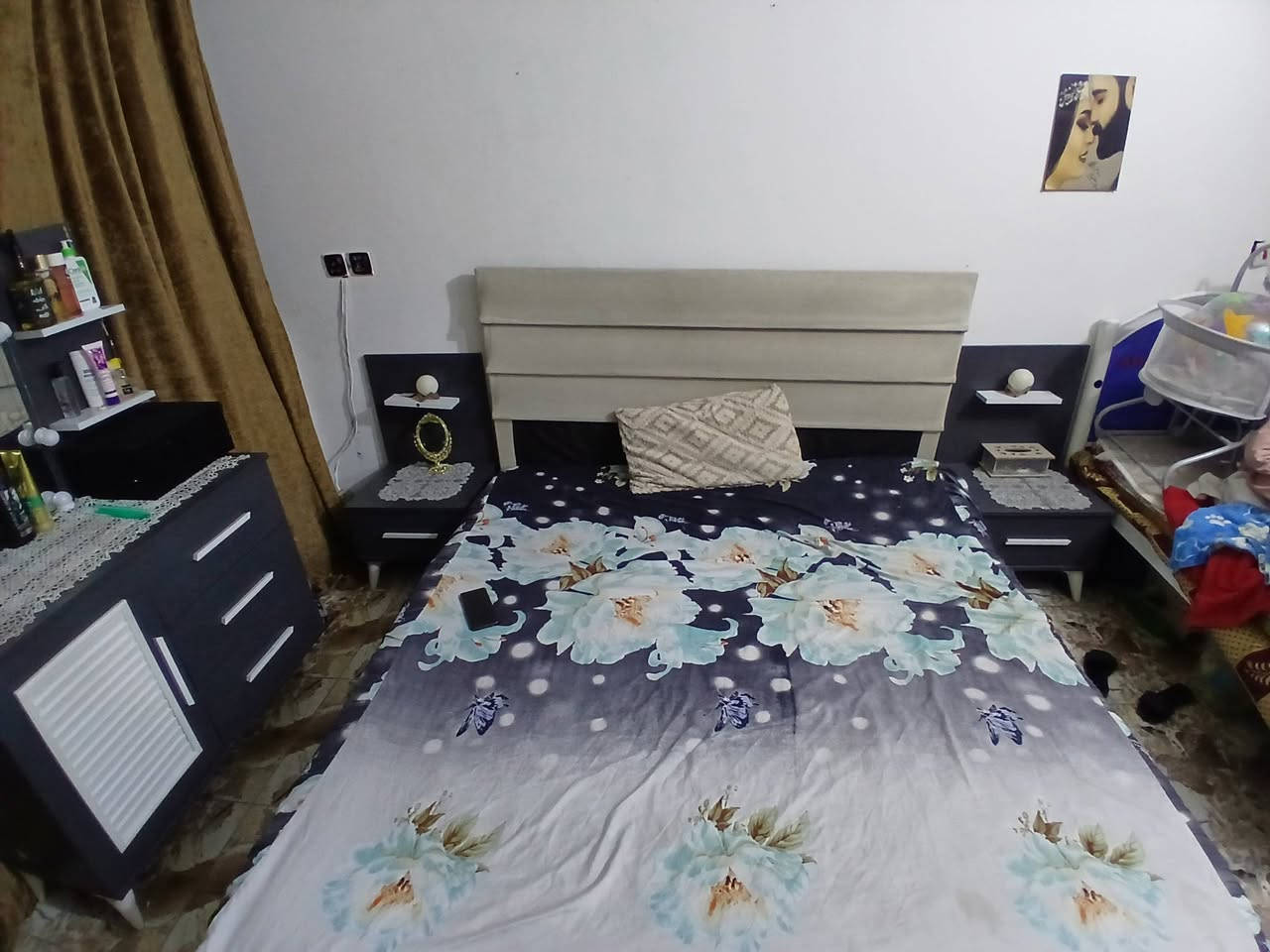 غرفه نوم جديدا كلش بس بيه نقص واحد الباب مال الكنتور الصفحه اليسره نكسرت وذبيته رايده 300 مكاني الاعظميه
غرفه نوم جديدا كلش بس بيه نقص واحد الباب مال الكنتور مكسور او ذابي لازم تفصلله باب جديد  الصفحه اليسره رايده  300 مكاني الاعظميه 
ملاحضه انطيك رقم ولد يسويلك الباب 
***********

