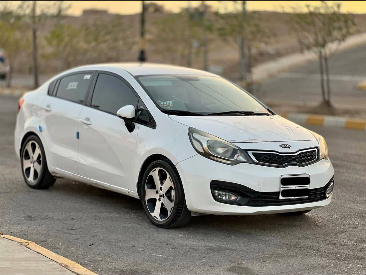 کیا ریو، سەیارەکی جوان و پاک ماڵی دۆست سۆنەرەکەی دانراوە، 160هەزار km ڕۆشتووە، گێڕ و مەکینە و عەتەڵات بەشەرت تەحویل بەشەرت، سعری 110 و مەجالێکی برایانە.
*********** ، ڕەحمەت لێبێ مشتەری نی سەرمان مەئێشێنە. كالار, السليمانية
