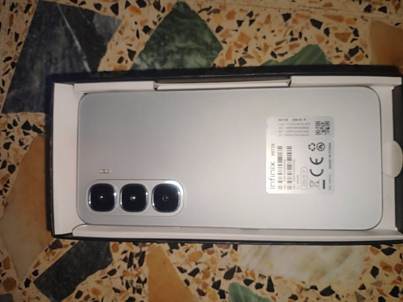 📱 للبيع جهاز Infinix HOT 60i
المواصفات
- الذاكرة: 256GB
- الرام: 16GB 
- البطارية: 5160mAh شحن سريع 45W
- يدعم NFC

الحالة مستعمل استخدام قليل جدا ونظيف 10/10
مابي اي خدش او عيب
الملحقات 

السعر: 190
المكان بغداد الحسينيه

 واتساب: ***********
