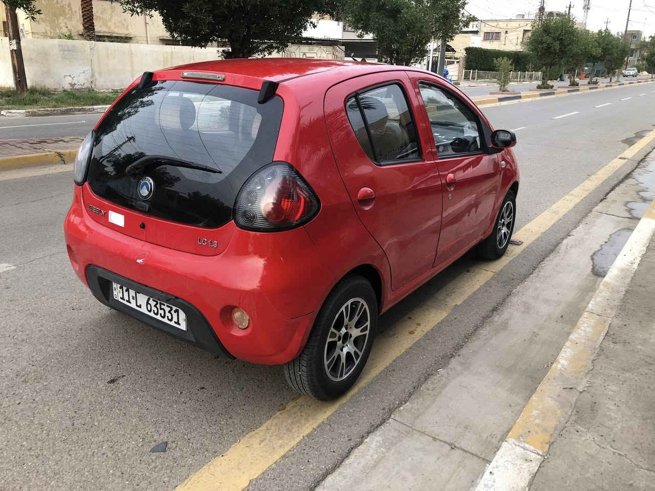 للبيع جيلي باندا موديل ٢٠١٣
ماشية 76 الف 
مكفوله كفاله عامه من الضربه والصبغ فقط بارد مقداد شبر حافة الجاملغ الامامي اثر دحجه 

السيارة حلوة ونظيفة استخدام نسائي 

كير ومكينه خير من الله

شاشة اندرويد 

كاميرا خلفية

رقم بغداد الدولي سنويه بسمي تحويل ثاني يوم 

العنوان بغداد حي العدل 

السعر ٥٢ ورقه وبيهه مجال للشراي 

للاستفسار ***********
