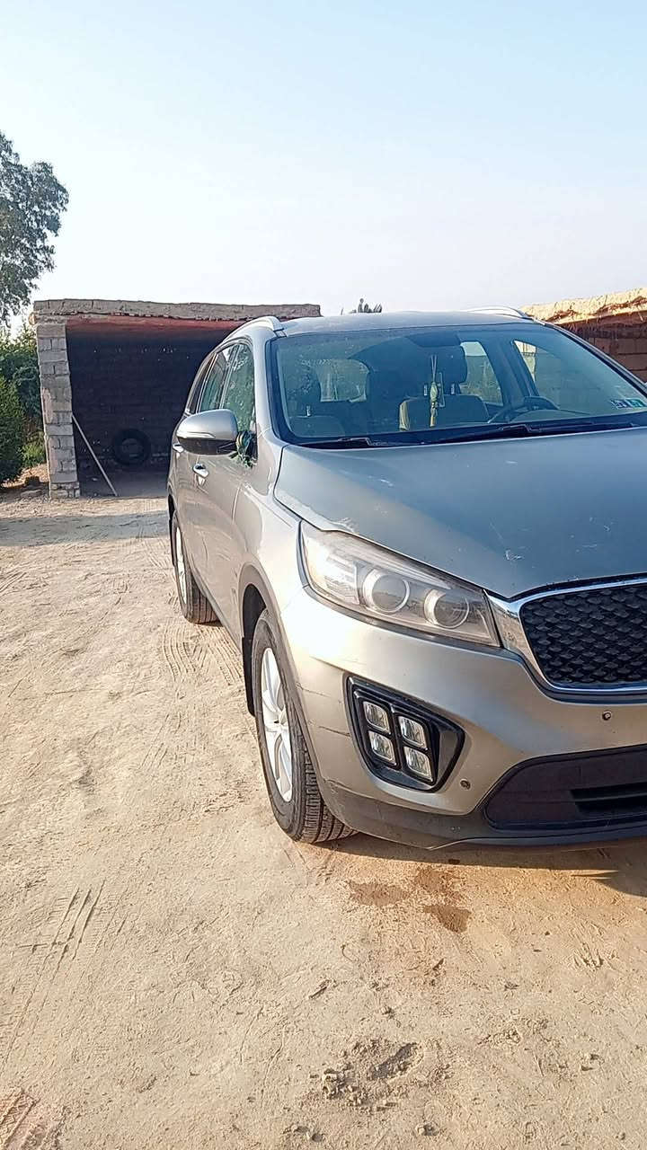 السلام عليكم اللبيع سورنتو٢٠١٨ أمريكي مكينه ٢٤٠٠ سبعه راكب مكفوله ماعده ظرر أمريكي بس بنيد فقط بدون دواخل الاتصال ***********
