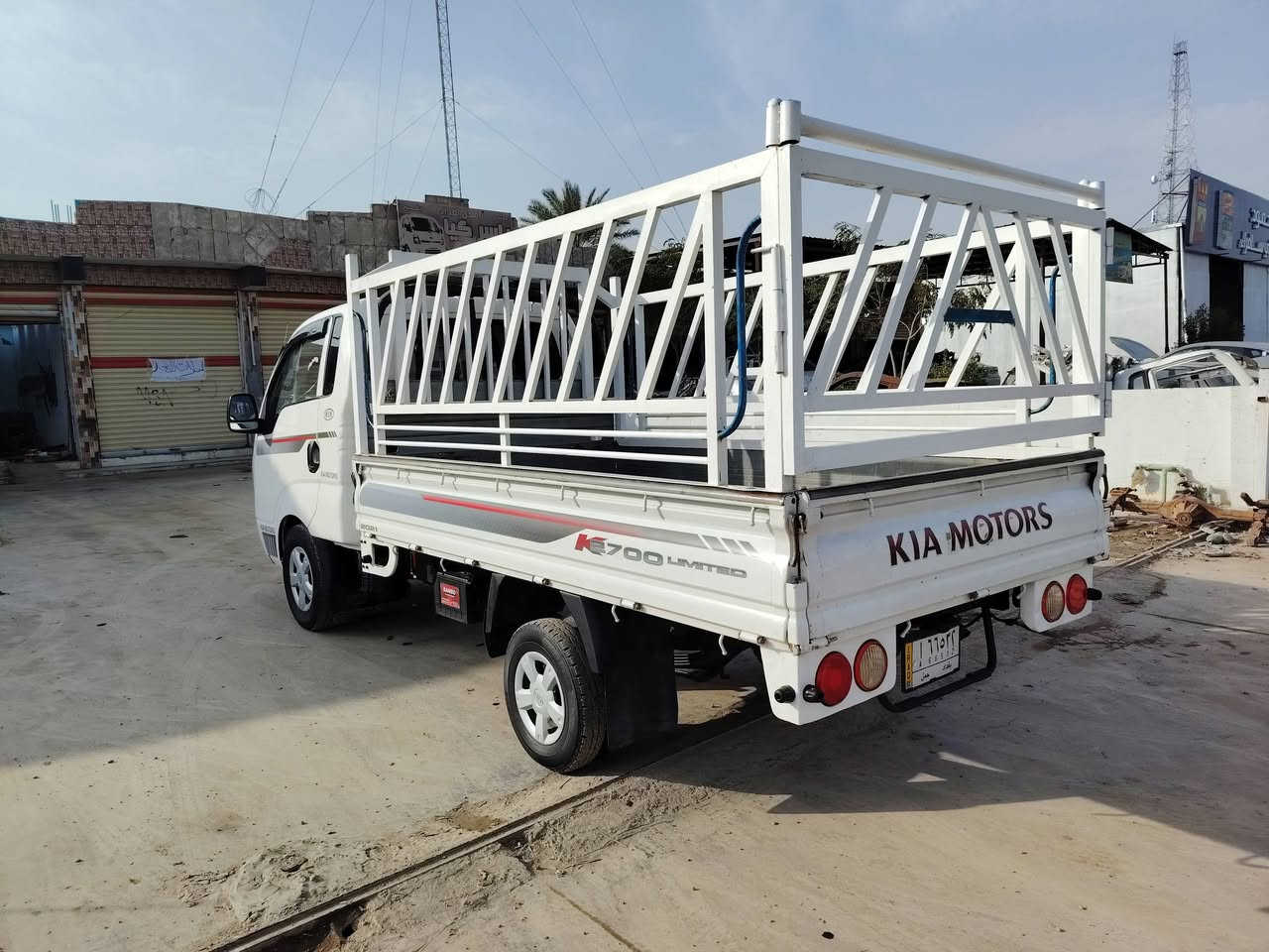 السلام عليكم للبيع والمراوس كيا بنكو موديل 2008 رقم بغداد مشروع وطني السنويه لل 28 سيارة جديده وبلاديه برغي ماناقصها تبريد تدفئه صدر جديد قبل 10 ايام بدلته غلاف محجل جاهزة بيها صبغ بربع شويه اني صبغه طخه خفيفه على كد شبرين والدوسه صبغتها توحيد لون والباقي مكفول مكينه تبخر بدون تنقيص من سامراء البغداد روحه جيه قطرة ما نقصت ومكينه ناعمه ونص سلف تشتغل تخم نوزل وبم جديد قبل شهر بدلتهن دوشمه جديده شاصي مكفول عل فحص شرط سيارة جاهزة فلس ماتصرف عليها السعر 93 وبيها مجال بسيط للشراي العنوان سامراء الشراي يراسل الصفحه خاص تحياتي


**إذا كنت صاحب هذا الإعلان وتريد حذفه لأي سبب، رجاءا أرسل رسالة إلى الدعم الفني**