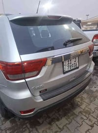 يالله جيب لاريدو ٢٠١٣ خليجي مكفوله كفاله عامه فقط بيها طخات كلش بسيط  ...