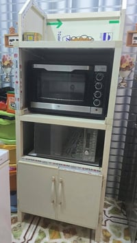 اغراض • نظيفة • مع الميز