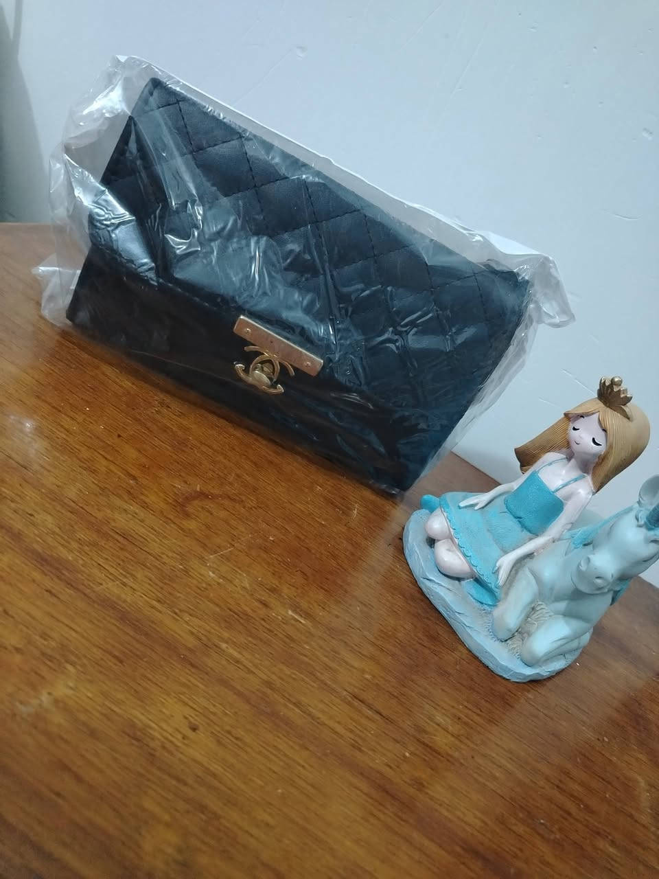 جنط نسائية سعر القطعه 6000
متوفر خدمة توصيل لكافة مناطق الرمادي 🛵🚕
للاستفسار ***********
