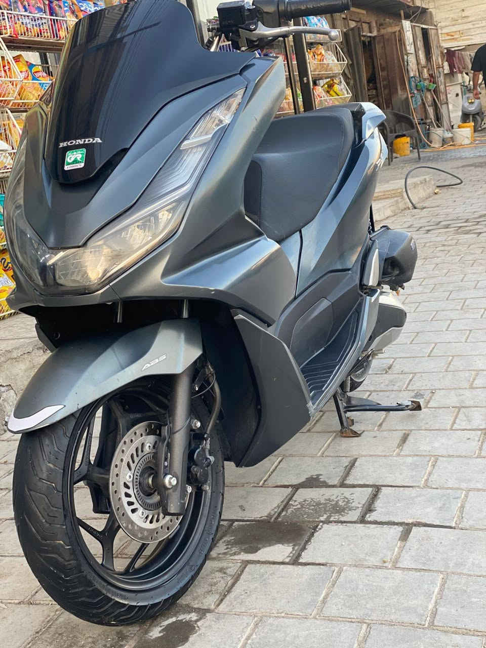 سلام عليكم عندي pcx جيل رابع ماشية 21 بانزيل محسن و دهن لوكاس ب25 مشتريها ب26 ورقة رمبة باسمي  اريد مراوس بجيني ار نظيفة لان دراجة هاي كبيرة ما تصير بالطرمة


**إذا كنت صاحب هذا الإعلان وتريد حذفه لأي سبب، رجاءا أرسل رسالة إلى الدعم الفني**