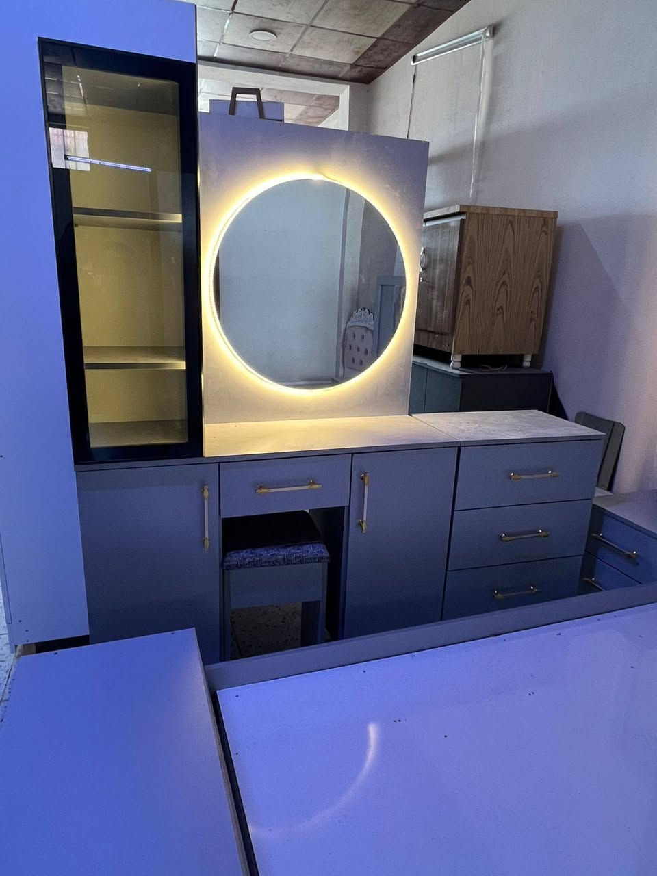 معرض يونس نجار للاستفسار ***********
