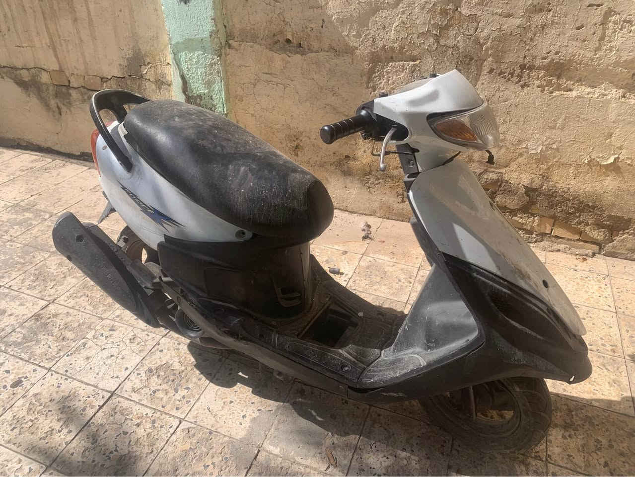 دراجه  ماكس١٢٠ للبيع الله شاهد صرفت عليهه بل٣٥٠
مكينه خير من الله شلعه ومعدل لا نضوح ولا تخبير
ندعمت بيهه والماشه مالته نعوجت وطفت تشتغل نكره سلف وهسه طافيه كعدي الباتري  مدري شبيهه سلف شغال بس ما تشتغل للبيع علق واني اجيك اني ابيع هيج ع وعضتيه انطي سعر واني ادخلك بغداد, العراق


**إذا كنت صاحب هذا الإعلان وتريد حذفه لأي سبب، رجاءا أرسل رسالة إلى الدعم الفني**