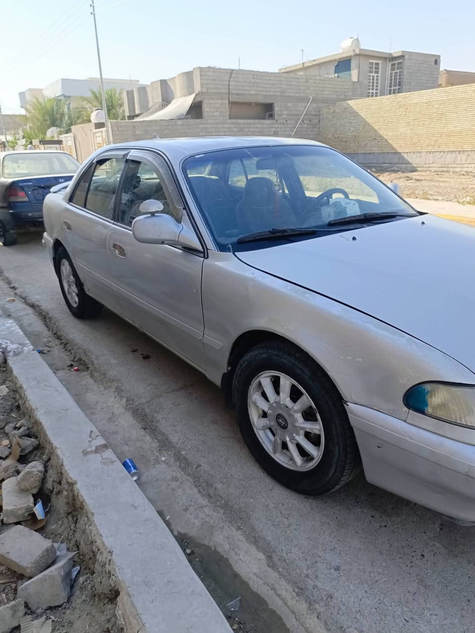 السلام عليكم سيارة للبيع سوناتا موديل 94 نضيفة سعرها 42 بيها مجال للاستفسار على الرقم *********** غير متواجد على الفيس موقعها كنعان حي العسكري
