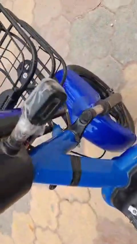 دراجه شحن مستخدمه قليلا ونضيفه السعر 300 الف وبيه مجال 
العنوان واسط قضاء بدره 
السعر 300الف وبيه مجال 
الشراي يراسل على الخاص للبيع توكلنا على اللّٰه ولايوجد توصيل تاتي لباب بيتي 