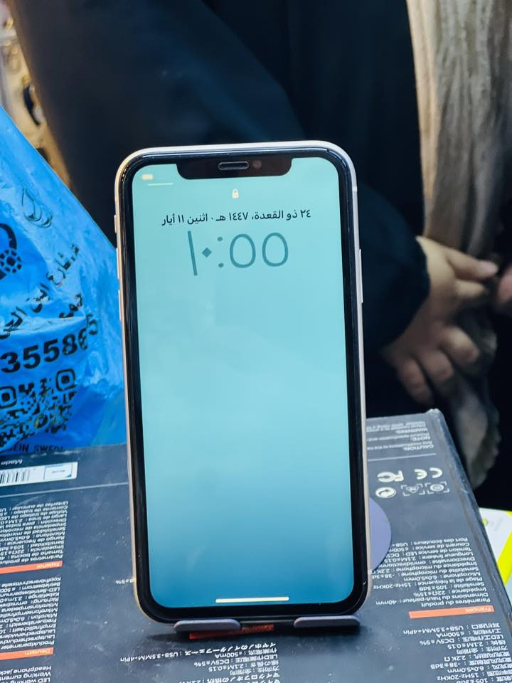 iPhone 11 (128) بطاريه 74 مال جهاز مامبدله مبدل كلاص جهاز نضيف تجي تفحصه سعره 250 للتواصل ***********
