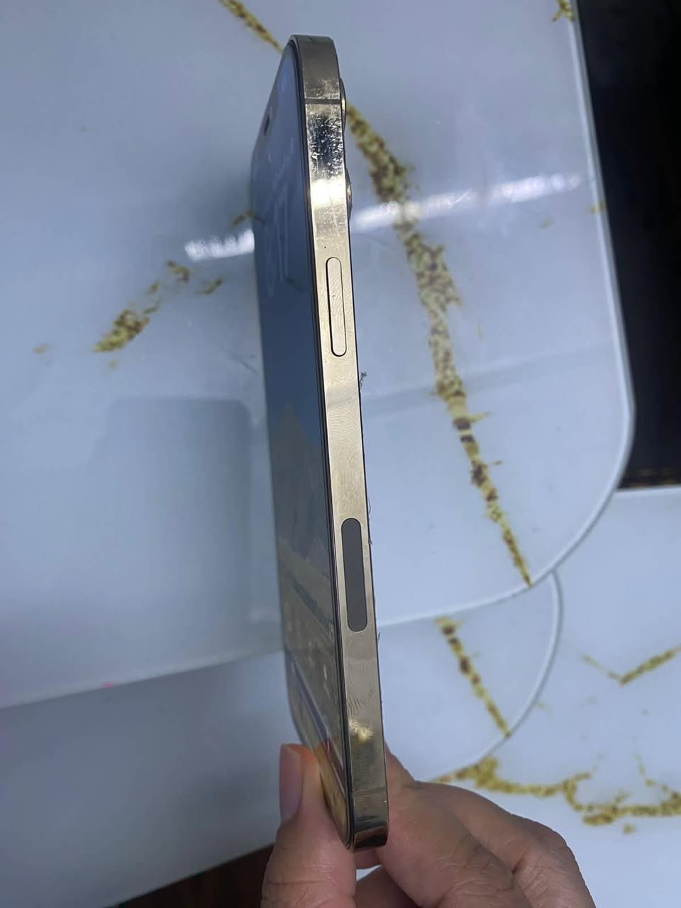 السلام عليكم
ايفون 12برو ماكس لون ابيض 
مبدل بطاريه شاشه والظهر 
فيس إيدي عاطلل 
ذاكره 128 بطاريه100 
المكان بغداد البلديات 

***********

