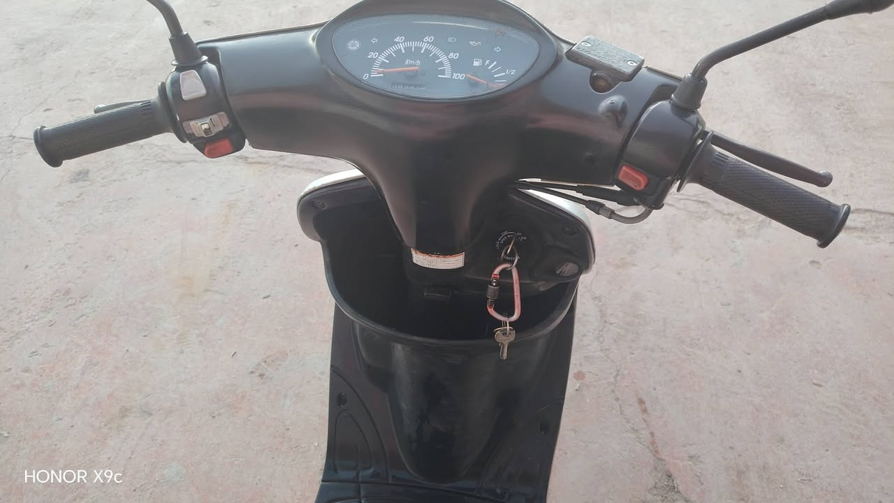 دراجه اكزز 100 فحل بلاد بعدها جديده كلشي بيها بلادي لا مفتوحه ولا ملعوب بيها على أيدي سعرها 1200000
العنوان. حله مركز المدينه
الاتصال على الرقم. ***********
