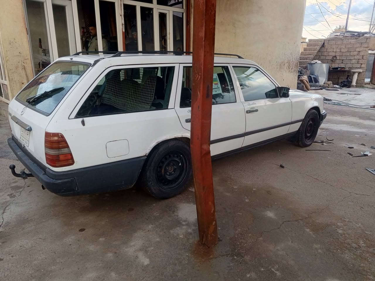 مارسدس دب محرك كير بطه رقم كركوك سنويه عظم مشروع وطني شرط التحويل والوكاله صدر جديد كهربائيات شغاله  داخل جديد السعر 38 وبيها مجال قليل مكان السيارة الشرقاط// *********** // ***********
