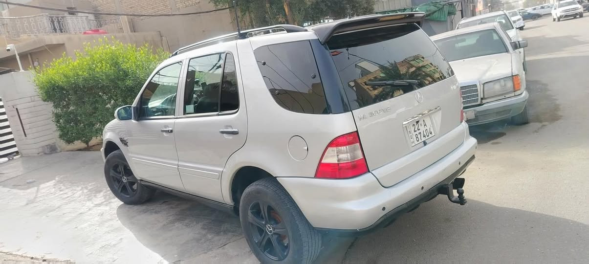 السلام عليكم
للبيع مرسيدس  حجم 500  ML موديل (2002) 

سنويه ورقم اربيل دولي جديد (بأسمي) 

مكينه 8 سلندر + كير اوتو 

بانوراما   

تبريد قطعتين 

شاشة + كامرة خلفية 

داخل جلد اسود كهرباء (اصل)

ماشيه 21 الف

مكينه وكير مكفولات بوضع الشركة

ملاحظة / بيه مكانين صبغ بسبب الشخوط 
فقط والبيقه ابلاد (هزه جديده)

                    مكانها بغداد السيدية 

للاستفسار: *********** 
                                          السعر ( 88 🔒)
