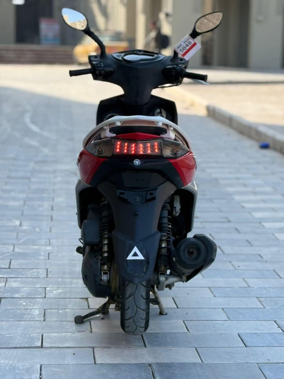 للبيع دراجه سكنس مال رمبه لدحديث نوزل خطين شلعه معدل خير من الله سلف هندركفراته اصليه  محرك بلادي برغي مملعوب بيه كهربائيات كلها شغاله اوراقها كامله دراجه مكفوله اي نقص مابيها السعرمليون و100الف العنوان بغداد الكرخ الاتصال على الرقم ***********
