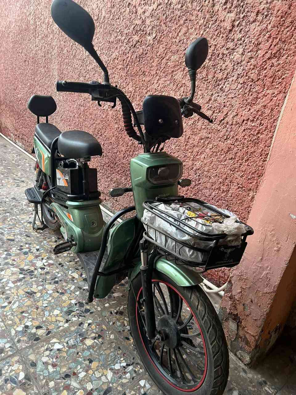 السلام عليكم دراجة شحن الدراجة جديدة استعمال قليل السعر 400وبيهة مجال مكاني الشعب قرب سنتر حيئور رقمي***********
