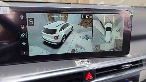 السلام عليكم 
مكلف بالنشر 
سورنتو ٢٠٢٥ رقم بغداد  وضعية الشركة ماشية ٤٣٠٠ 
خمسة كامرات 
ويل ٢٠ 
داتا شو 
حساس تصادم 
قمارة حديد . كشنات مخمل 
كاميرا  محيطية
تشغيل واطفاء عن بعد 
فتح وغلق النوافذ عن بعد   
٦ حساسات امامية
٦ حساسات خلفية 
٦ سلندر ٣٥٠٠ 
المقاعد الامامية كهربائية 
المقاعد الخلفية تنطوي كهربائية 
بالإضافة إلى المواصفات المعروفة للسورنتو 
المكان / بابل / المدحتية 
رقم صاحب السيارة *********** 
السعر المطلوب 350$
