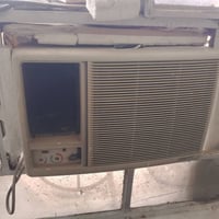 مكيف شغال الاتفاصيل تصل على الرقم 07836537970