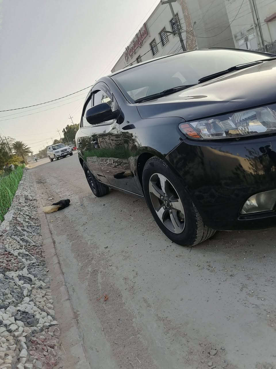 السلام عليكم سيراتو موديل ٢٠١٢ خليجي محرك ١٦٠٠ بغداد انكليزي باسمي جاهزه من كلشي بيه قطعتين صبغ اثر شخوط والباقي مكفول السعر ٨٨ وبيه مجال العنوان بابل المحاويل ***********
