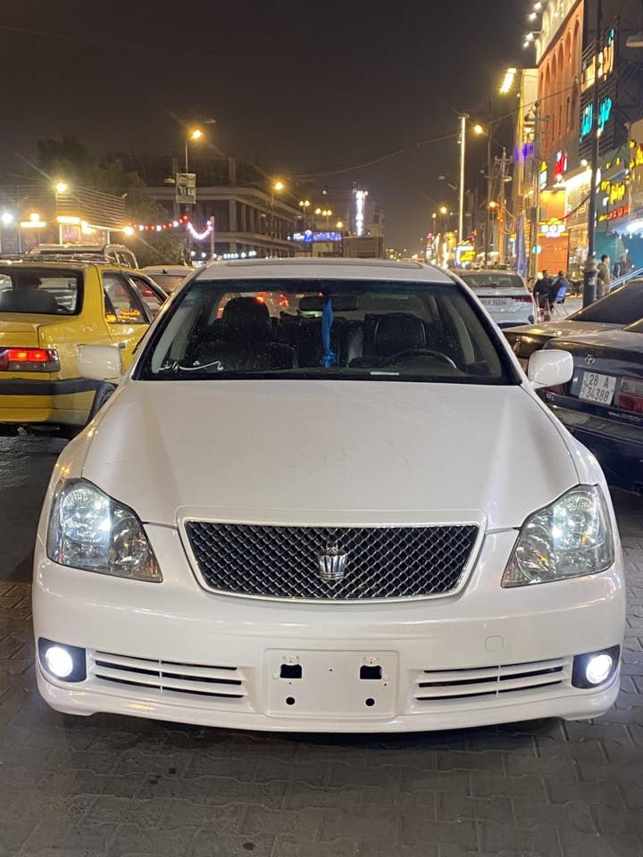 السلام عليكم للبيع كراون شاهينه 2005 اصل السياره رقم بغداد وكاله فقط السياره كصه قماره والباقي كفاله اصوليات رسميات نقل كله كفاله كير محرك كفاله حداديه نص ونص 
مواصفات السياره شاصي 82 
3 دكم فتحه
مثبت سرعه 
لايت عيون
5 قطع لايت دوار
اثيلت اصل 
داخل جلد اسود 
ويل دنكه 
عتب توماس رياضي 
5  بصمات 
كشنات 2 كهرباء 
تدفئه كشنات 
السياره كلش نضيفه ماشاء الله
للبيع فقط الأستفسار 
***********
