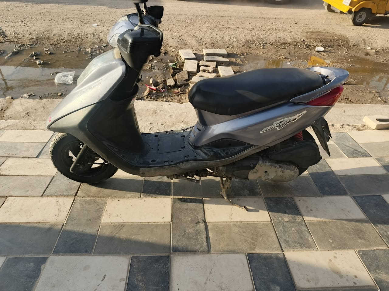 ابريز للبيع نوزل خطين مكفوله مكينه وكهربائيات السعر 700 وبيه مجال قليل مكاني. بغداد حي اور فلكت صباح الخياط ***********
