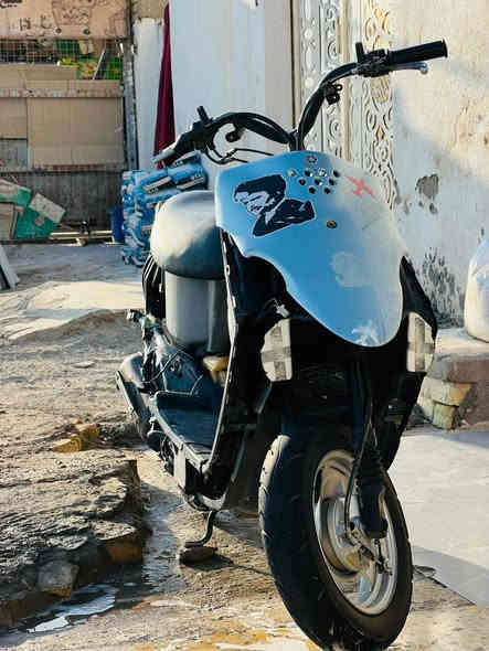 سلام عليكم دراجه لبيع دراجه نضيفه مكينه تخبل ناعمه فوول ماناقصه اي شي هندر واحد السعر 150وبيه مجال لشراي ***********رقمي
