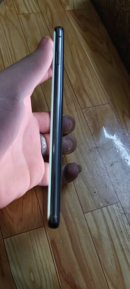 سلام عليكم سامسونج s10 غني عن التعريف ذاكره 128 رام 8 جهاز كلشي ما مبدل بي جديد ونضافته 90 بالميه بي بس هاذا الفطر بالضهر وما مبين ابد تخلي كفر وتنساه سعره 150 بي مجال


**إذا كنت صاحب هذا الإعلان وتريد حذفه لأي سبب، رجاءا أرسل رسالة إلى الدعم الفني**