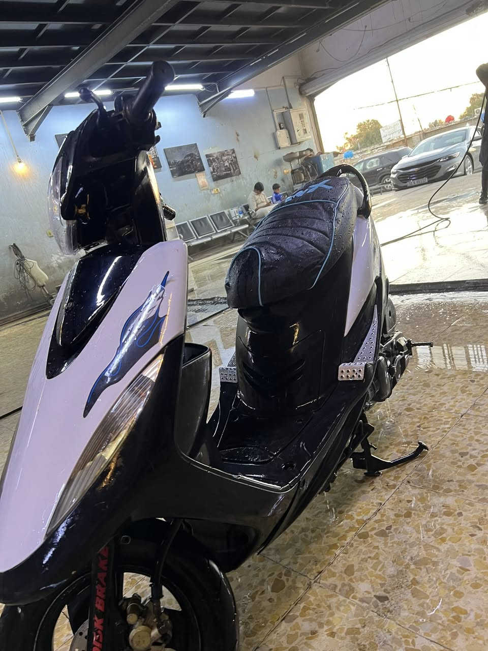 ماكس عدله ما مفتوحه عل بلاد مكينه جديده شرط للجماليه كفرات جديده السعر 600وبيها مجال بسيط
***********
