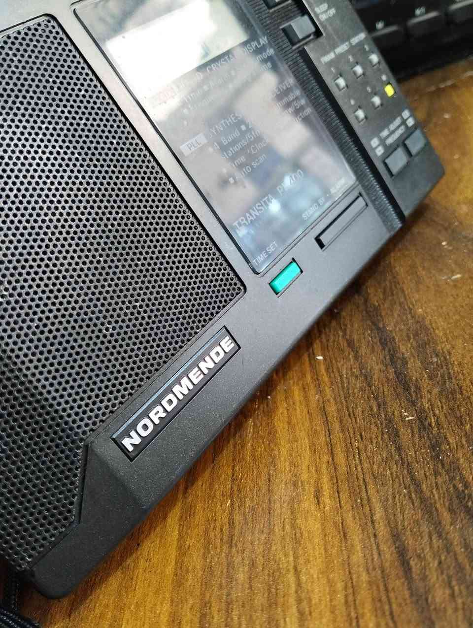 راديو نورمندي الالماني 
موجات الراديو FM MW SW LW 
يعمل باتري قلم 
يوجد فديو بالمنشور يوضح التشغيل 
السعر 40 الف مع التواصل 
للحجز والاستفسار المراسله على الخاص


**إذا كنت صاحب هذا الإعلان وتريد حذفه لأي سبب، رجاءا أرسل رسالة إلى الدعم الفني**