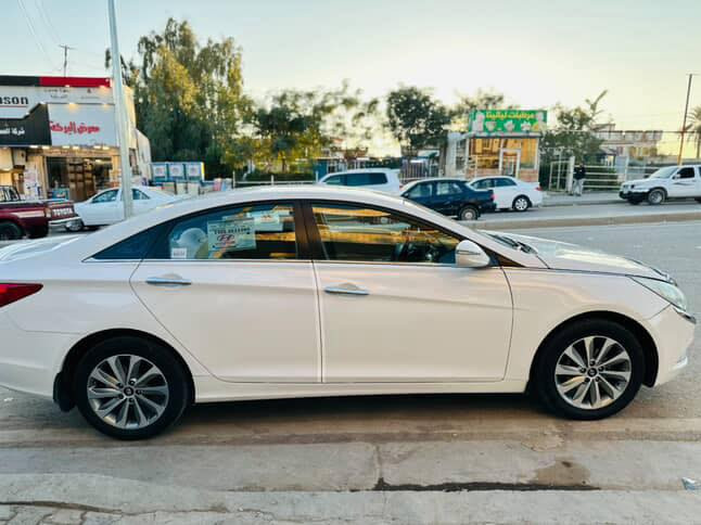 سوناتا ١٣ كير محرك مكفول بيه بارد بالبنيد فقط باقي السيارة مكفولة السعر ١٣٥ صلاح الدين ناحية يثرب 
***********
