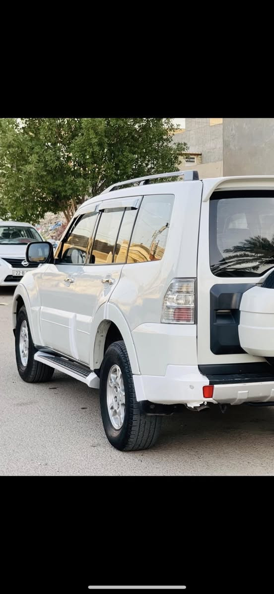 السلام عليكم 
————————-
باجيرو 2008 حبتور 
رقم بغداد مشروع وطني رقم جديد بية حاليا 
———————————————
مواصفات 
١- فتحة 
٢- شاشة كأمره 
٣- كشنات جلد + كهرباء 
٤- تبريد ٣ قطع 
٥- مري شفط 
٦- فور ويل 
باقي مواصفات المعروفة 
———————————————————
سياره بدون حادث بية صبغ 3 قطع بدون اي دواخل وعلى الفحص بدون ايرباك سياره جاهزه بدون اي نقص بية ملاحظات بسيطة جدا 
مكينه كير صدر مكفولات شرط الفحص 
————————————————————————-
السعر:- 104 بي مجال 
مكانه :- بغداد 
***********
