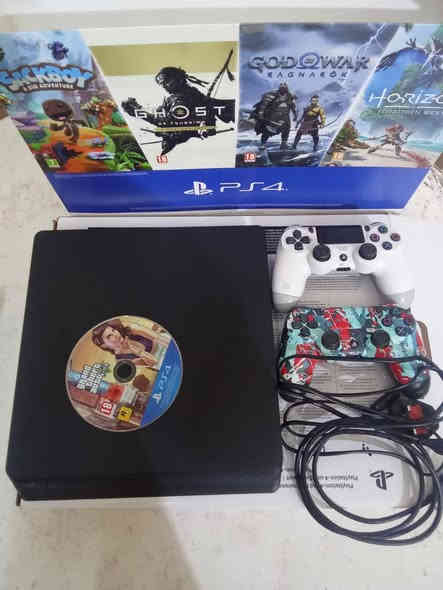 السلام عليك بلي 4سلم لوك ستيكر جديد ممفتوح ذاكره 500 نضام 12/50محدث اخر تحديث قابل التهكير كامل ملحقاته كارتونه +كيبلات تشغيل +جوستيكات 2+ قرص درايفر مكاني بغداد سعر 225 بيه مجال رقم ***********
