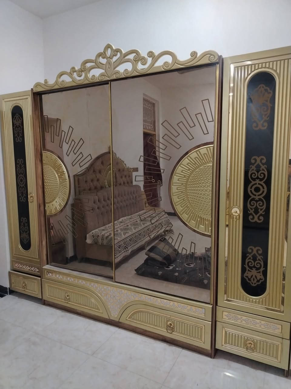 السلام عليكم أحبتي
غرفه تركيه أصلي درجه اولى شرط مستخدمه ٦ قطع
قيم واخذه بضمير
***********
