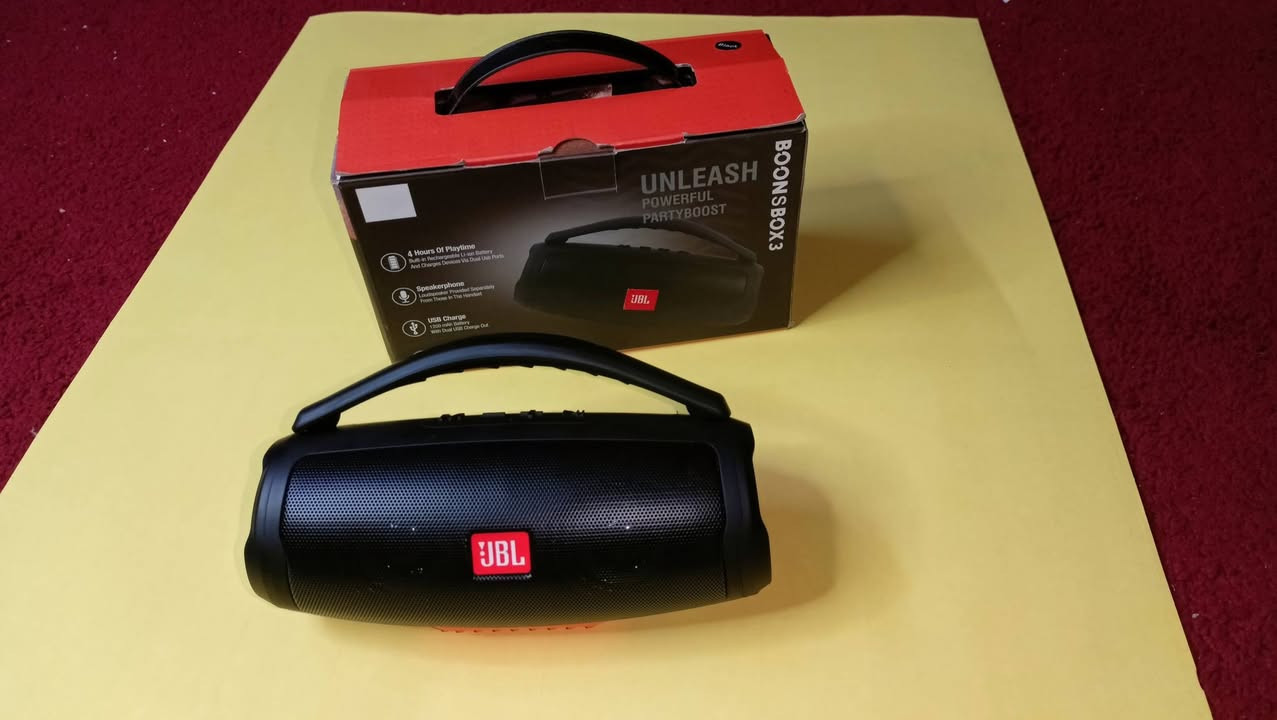 السلام عليكم
للبيع سماعة امبي ثري ماركة (JBL) صوتهة كلش حلو ومعروف صوت (JBL) بيهة اضوية الوان (RGP) تشتغل عل تليفون+ رام+ فلاش / كيبل الشحن موجود وياهة 
السعر 30 الف 
رقم الهاتف: *********** واتساب 
مكاني بغداد العامرية
