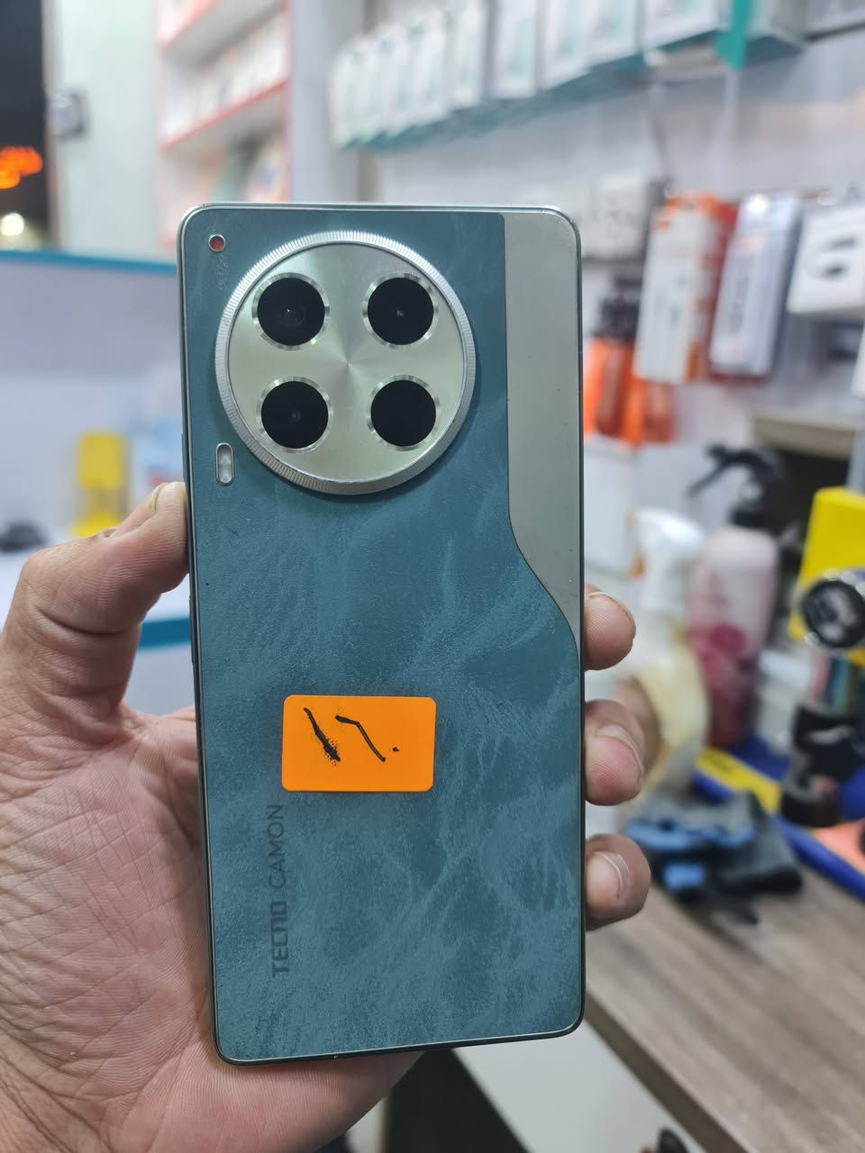 تكنو كومون 30 برو.  (512/ 12) / 5g
نضافه 100. جهاز كلشي مملدل بي اصلي كله 
ملحقات شاحنه. وكفر.  فقط.  
(الكامره السلفي بيه خلل. فقط.)
ب160$$   
***********. 
نجف /عباسيه
