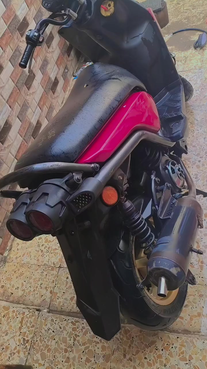 سلام عليكم دراجه سكنس جبلي للبيع الدراجه مكينه مكفوله كهرباءيات شغاله دراجه شلعه معدل مكاني ام الكبر السعر ٧٥٠ وبيها مجال قليل رقم الهاتف ***********
