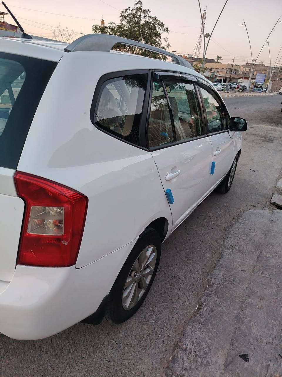 السلام عليكم،،
كيا كارينز خليجي موديل ٢٠١٢ ، محرك وكير وتبريد كفاله محرك ٢٠٠٠ ، اللون ابيض، ضرر جاملغ الامامي الايسر بدون دواخل وبيهه ملاحظات بسيطه تخم تاير جديد صدر امامي جديد ماناقصهه كلشي.  رقم الماني بغداد  مشروع وطني سنويه ٢٠٢٨، السعر ١٠٨ ورقه وبيهه مجال بسيط المكان هيت 
الاتصال على الرقم 
***********
