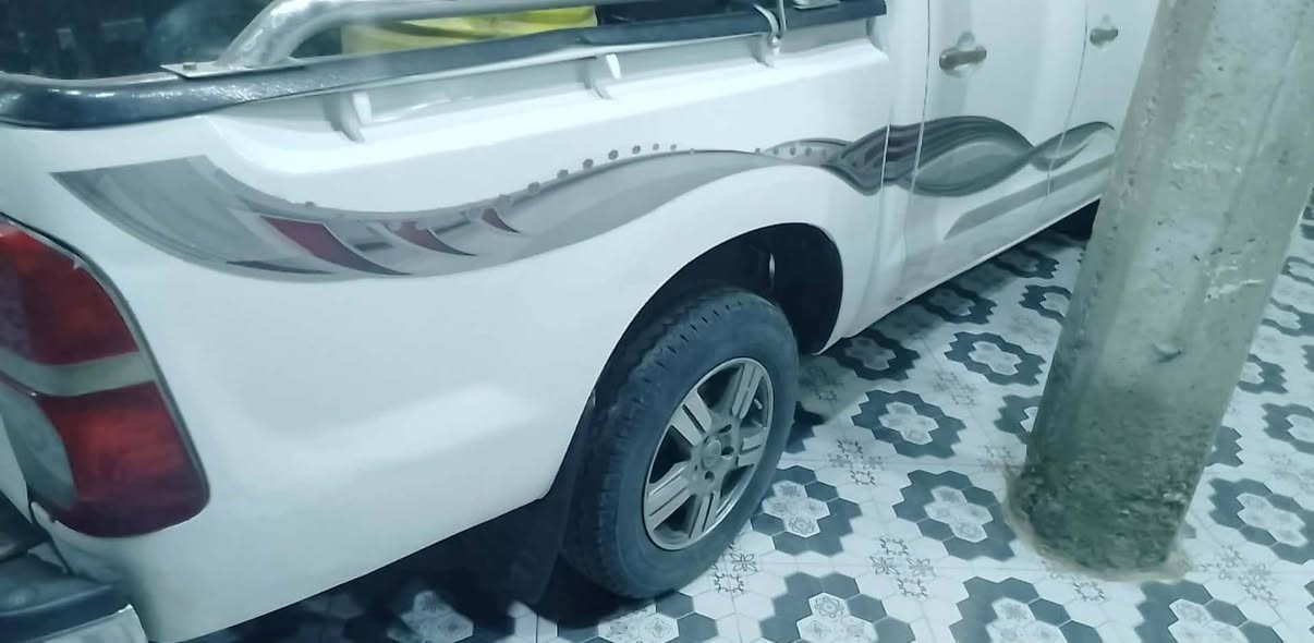 السلام عليكم 
سيارة للبيع 
موديل: 2013
رقم: واسط /انكليزي 
تحويل ثاني يوم بسمي 
سيارة: متجايه 
محرك كير تايرات حداديه كفاله عامه
السعر:140 ورقة 
الهاتف: ***********
