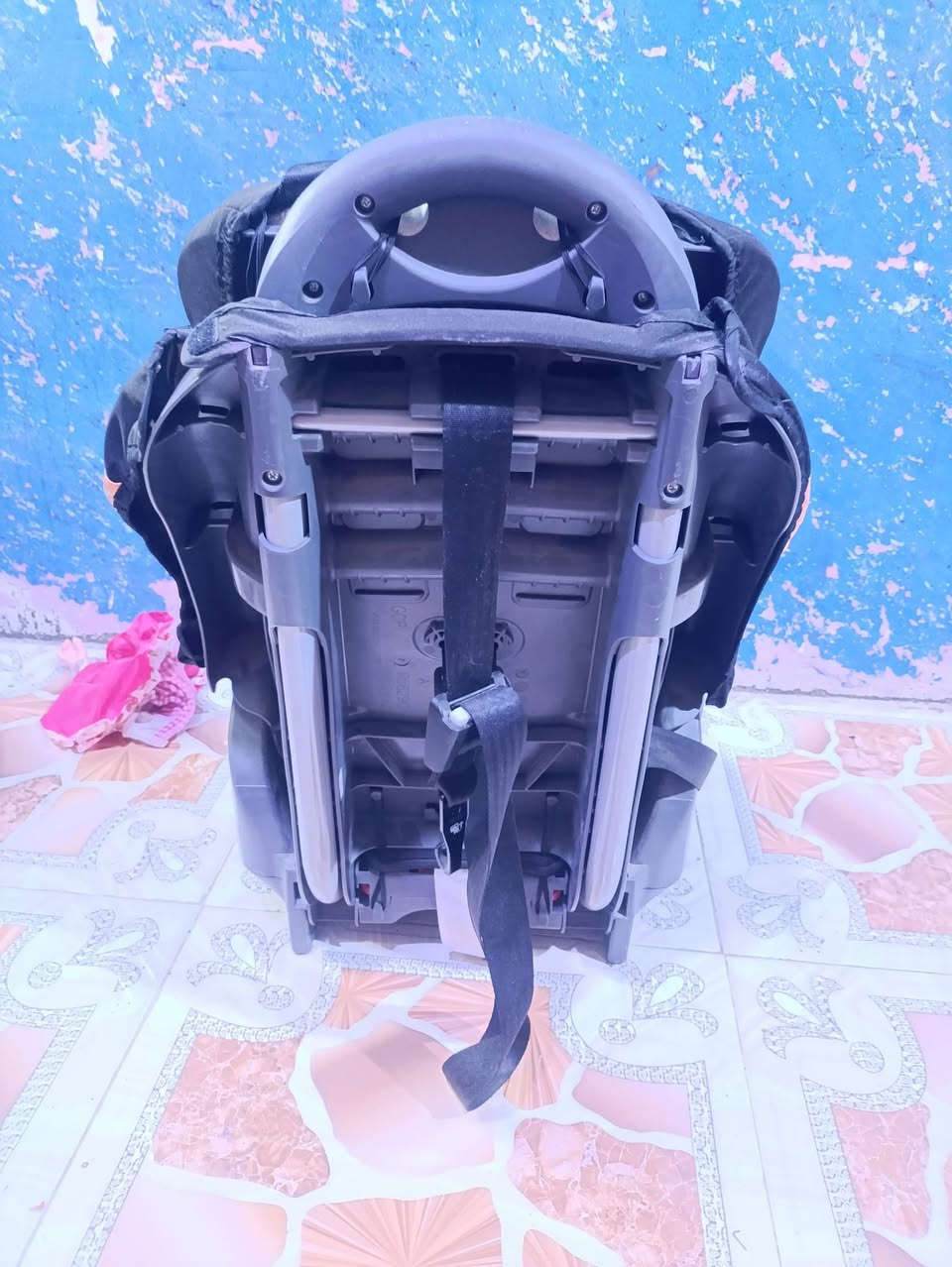 سلام عليكم كرسي طفل امريكي اجاني من امريكة وية سيارة جيب ينشد عل كشن مال سفر للبيع  125 بي مجال شراي يتصل هاتف *********** مكان البصرة القبلة
