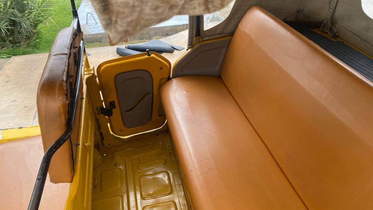 تكتك لبيع 21 اوراق شاكر لونين مفتوحه وكشره نضيفه العماره حي العسكري مكلف بنشر لا تراسل ***********
