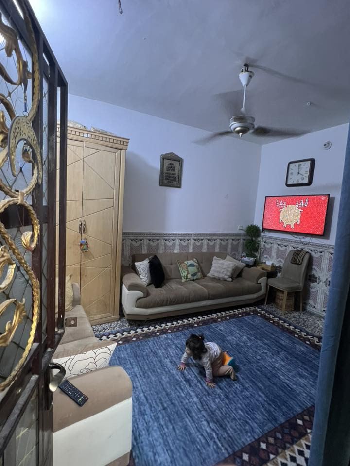 دار زراعي  سند 25 القاهره حي المعلمين شارع مدرسه المهج
🔴دار زراعي  سند 25 القاهره حي المعلمين شارع مدرسه المهج 

🔴المساحة 63 متر طابق ونص مدخلين

🔴ستقبال+ مطبخ كبير +غرفه طابق ثاني +ترك طابق ثاني

🔴السعر مغري
واتساب فقط
 ***********
