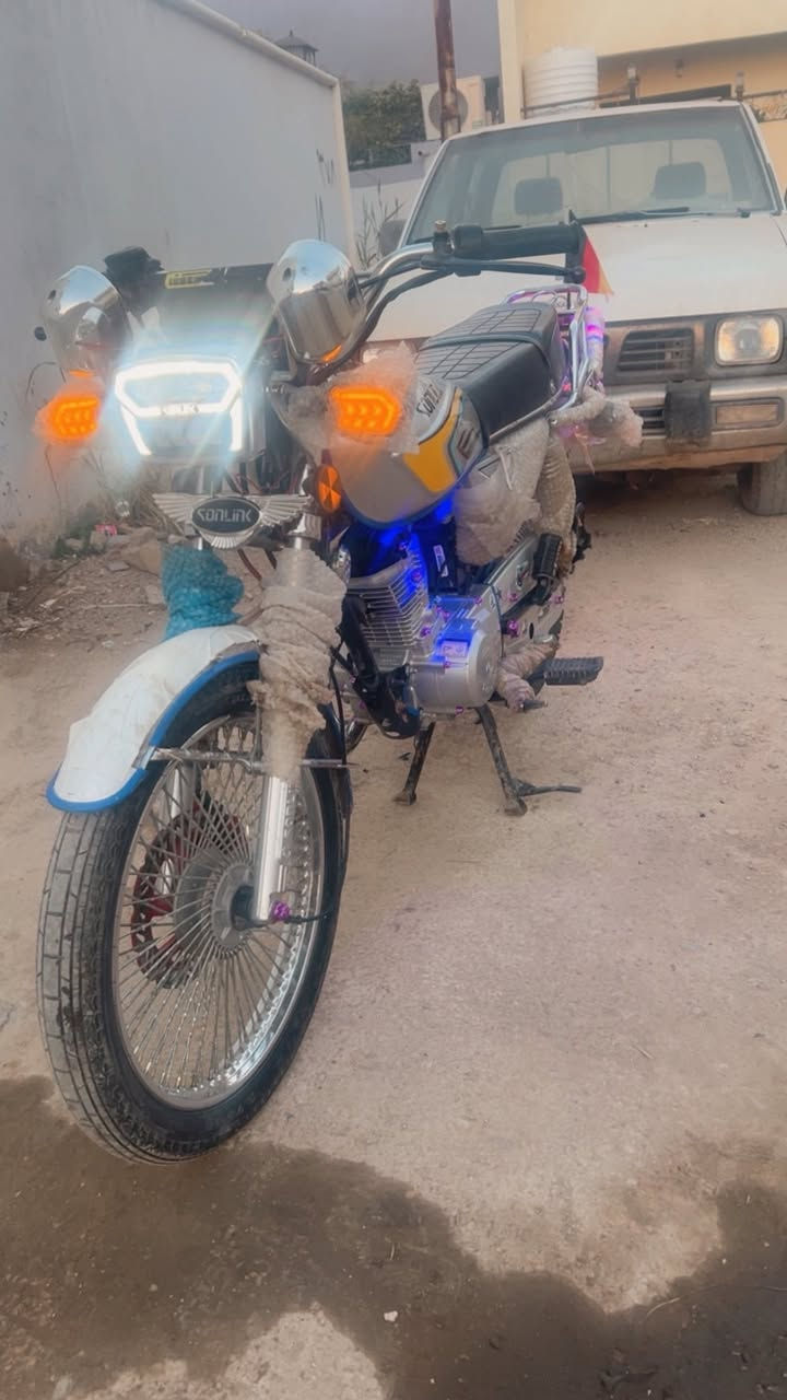 ياالله سلام عليكم دراجه تايكر موديل ٢٥كفاله عام اي نقص مابيها شلعه ومعدل كهربائيات كلها شغاله صالي شهرين من نزلتها السعر ٧٨٠وبيها مجال مكاني ديالى تقاطع القدس ***********
